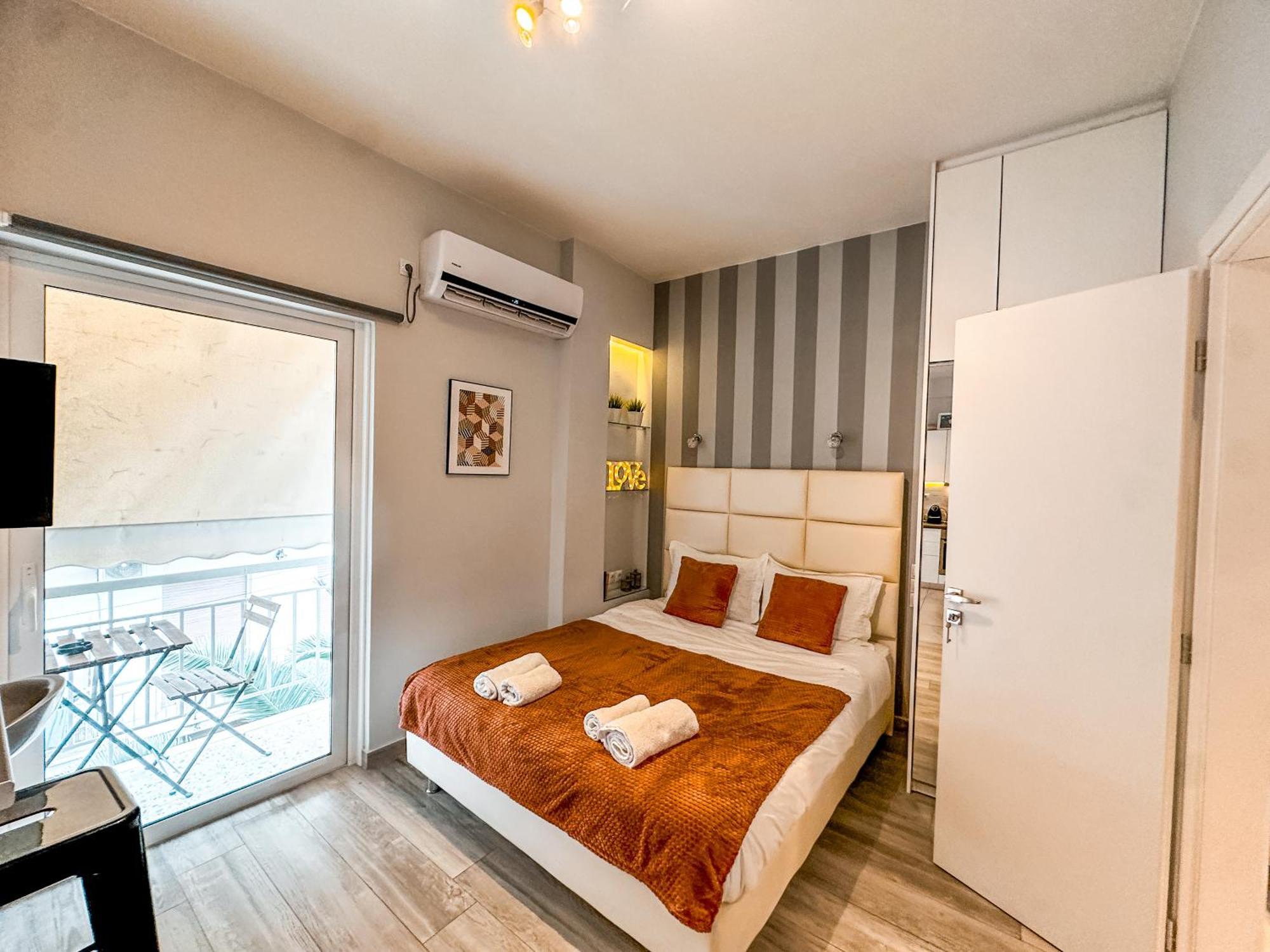 Walk To Markets From A Cozy Studio By Cielo Homes Афины Экстерьер фото