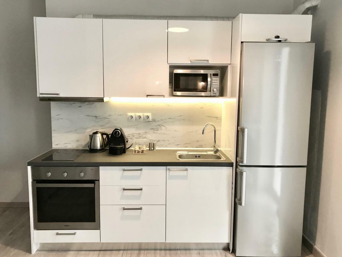 Walk To Markets From A Cozy Studio By Cielo Homes Афины Экстерьер фото